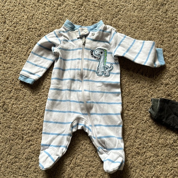 3 newborn footies - Picture 3 of 5